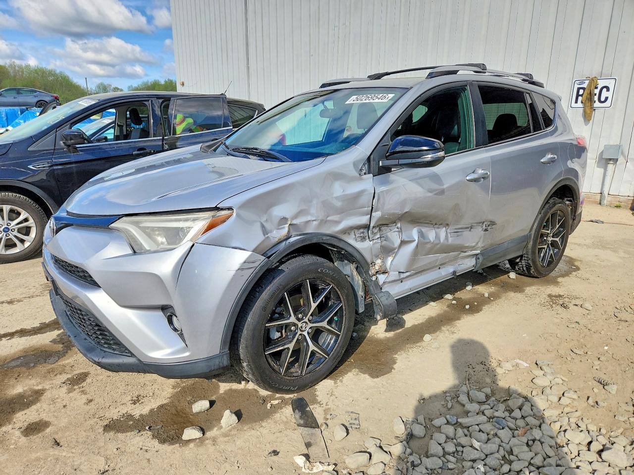 Salvage Toyota RAV4 Image