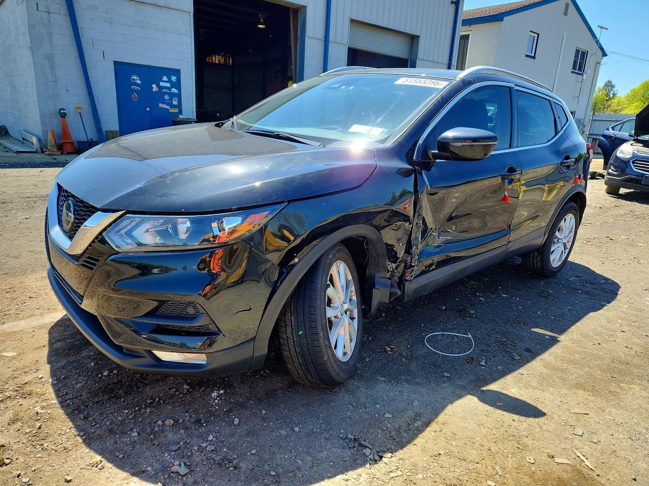 Salvage Nissan Rogue Image