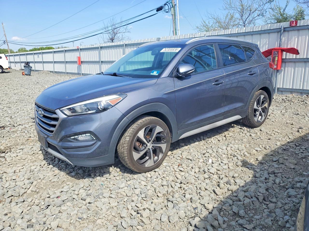 Salvage Hyundai TUCSON Image