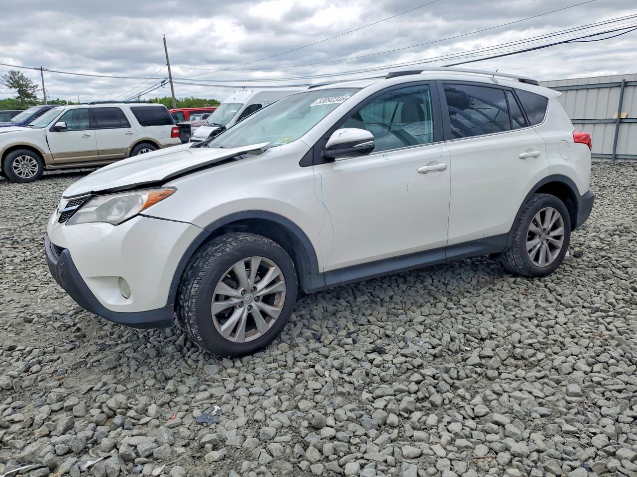 Salvage Toyota RAV4 Image