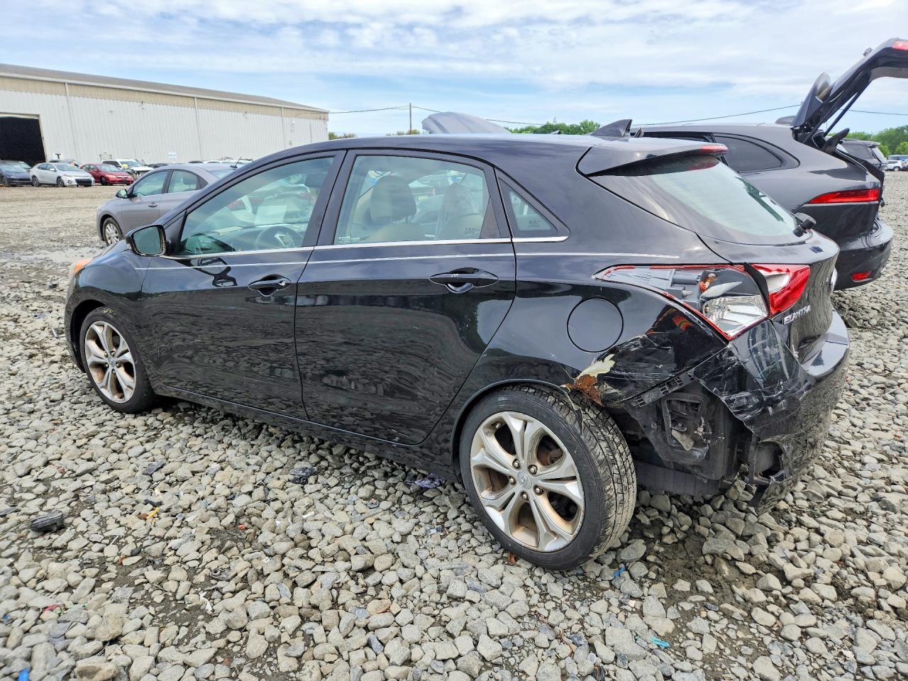 Hyundai ELANTRA Base