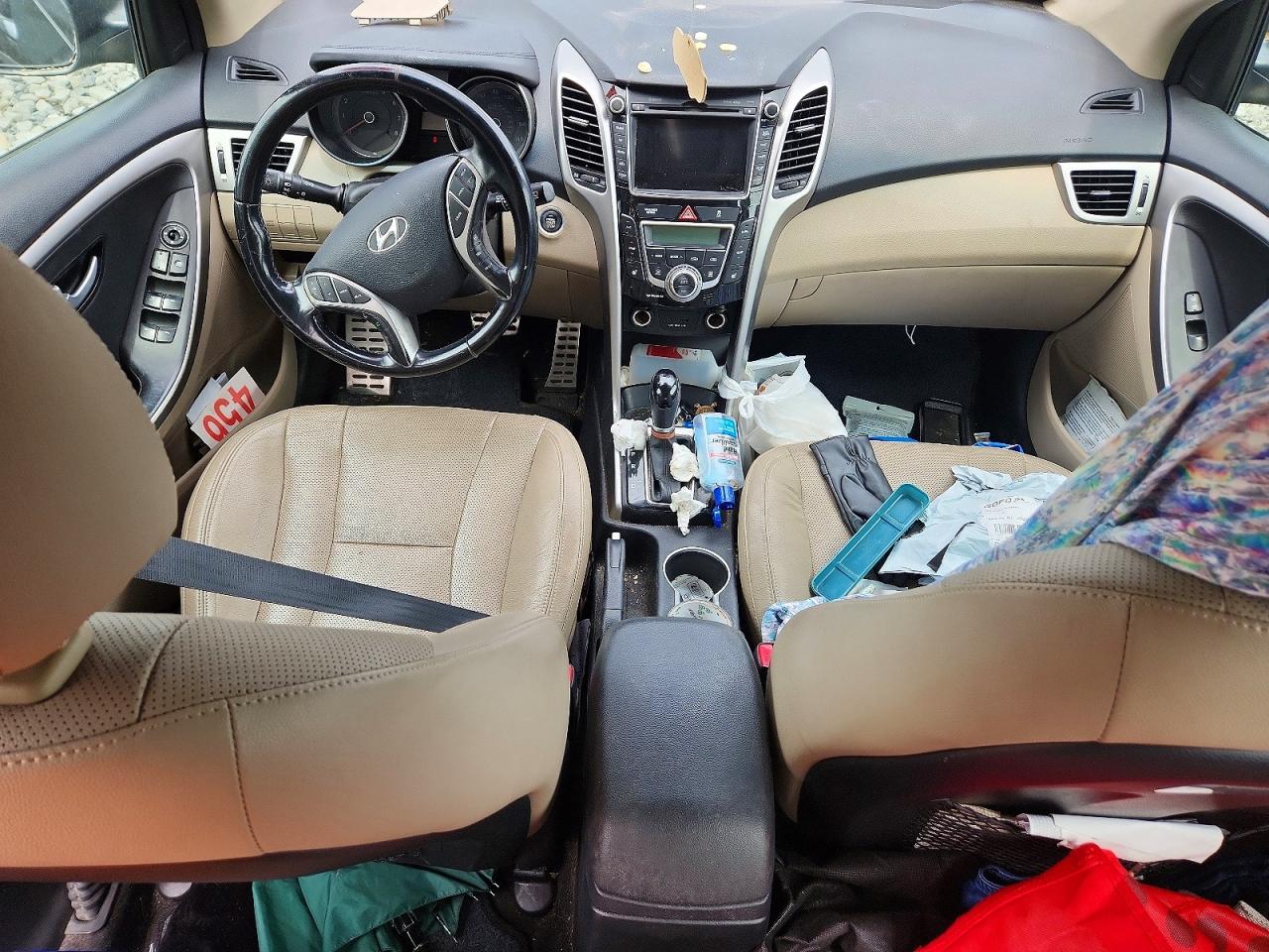 Hyundai ELANTRA Base