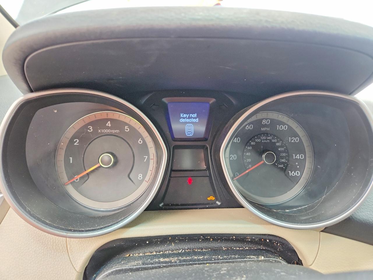 Hyundai ELANTRA Base