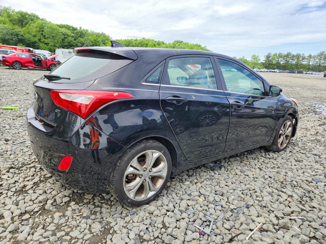 Hyundai ELANTRA Base