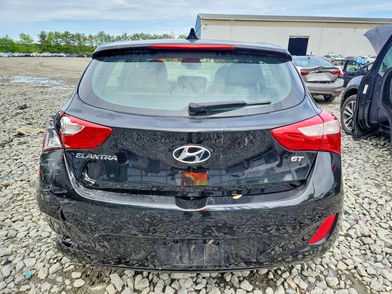 Hyundai ELANTRA Base