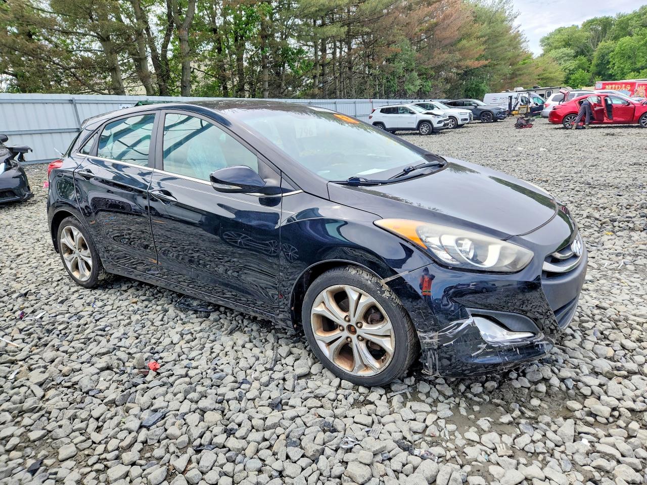 Hyundai ELANTRA Base