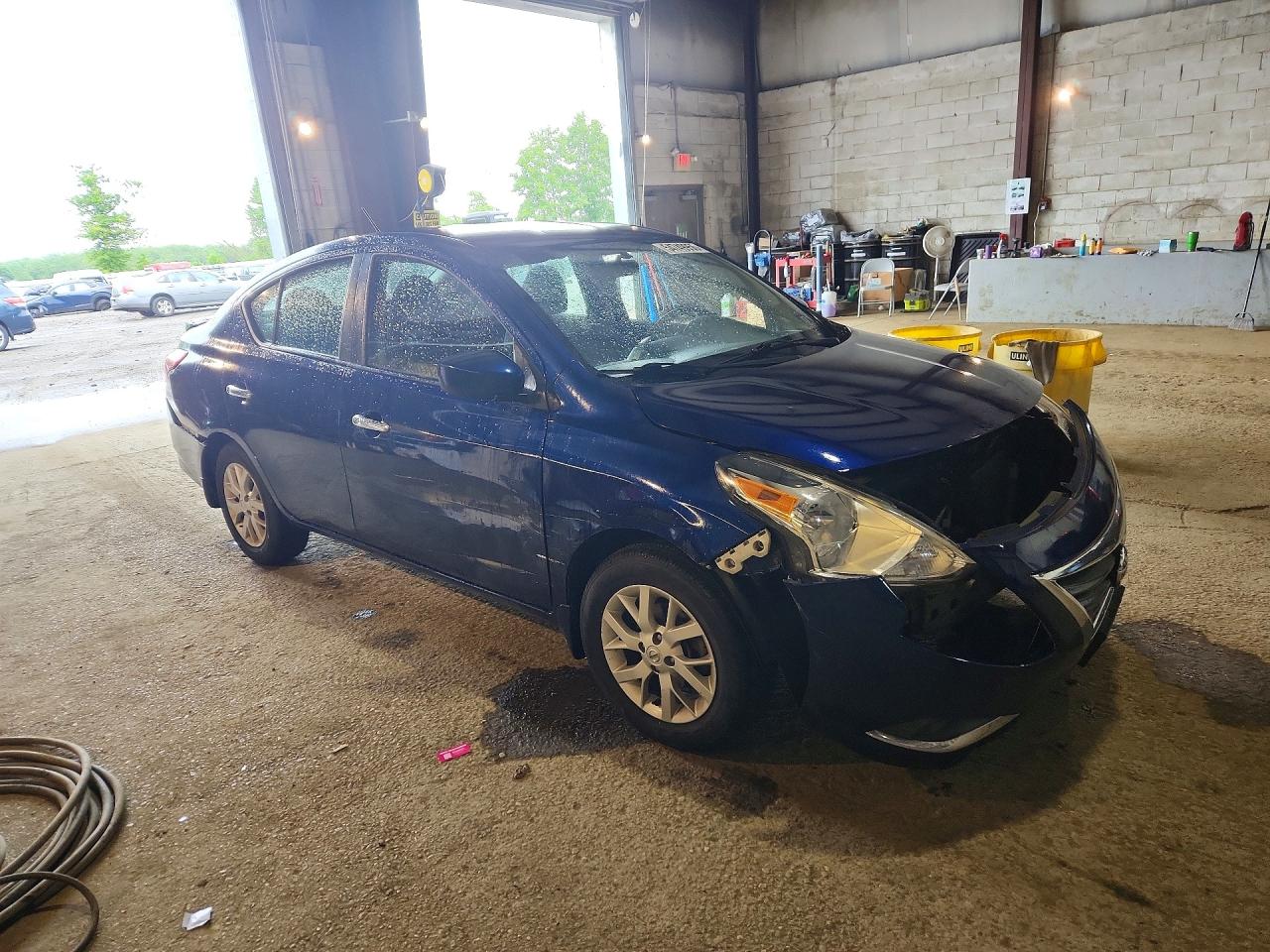 Nissan Versa Sv