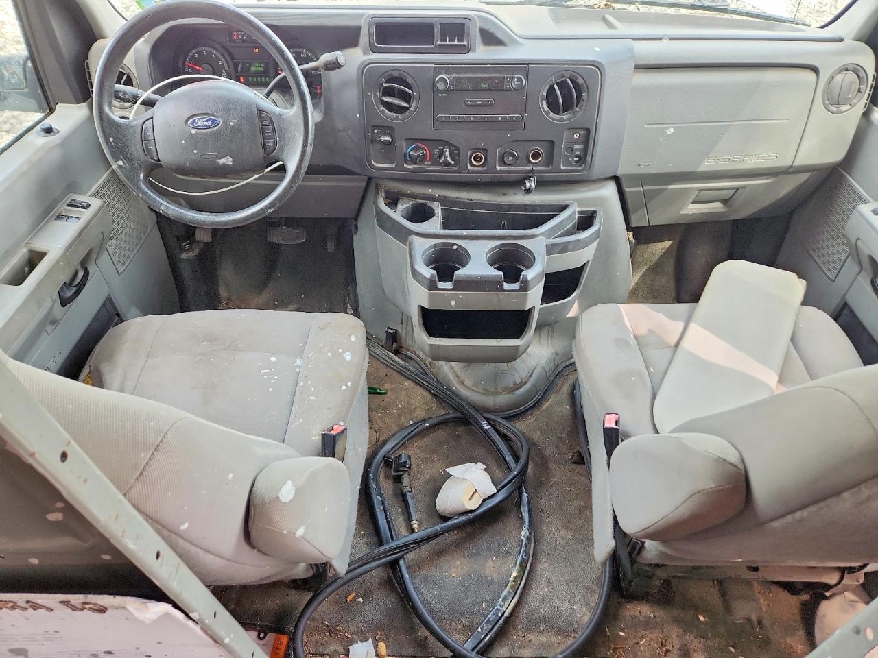 Ford Econoline E250 Van