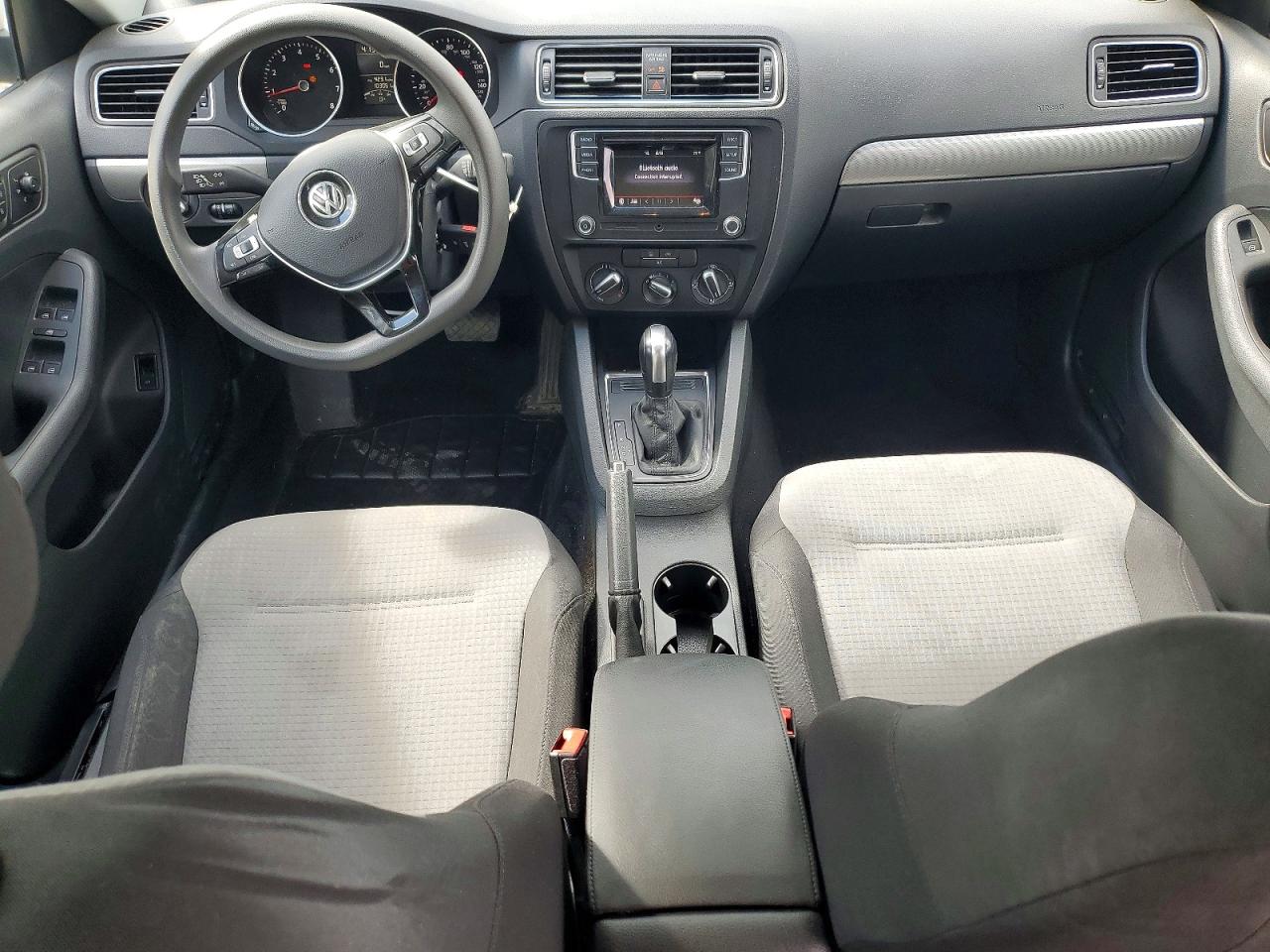 Volkswagen Jetta S