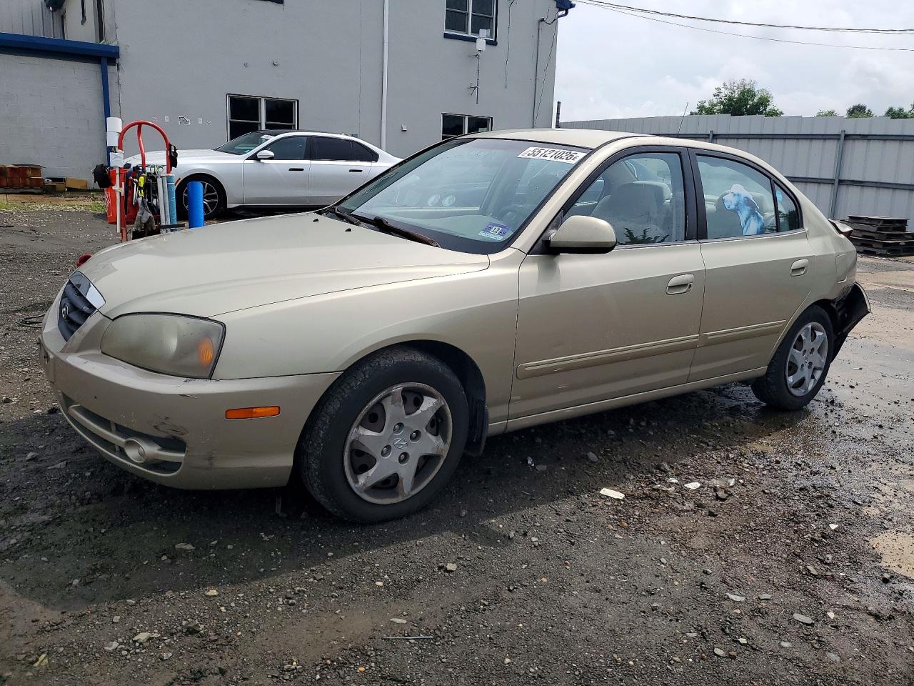 Salvage Hyundai ELANTRA Image