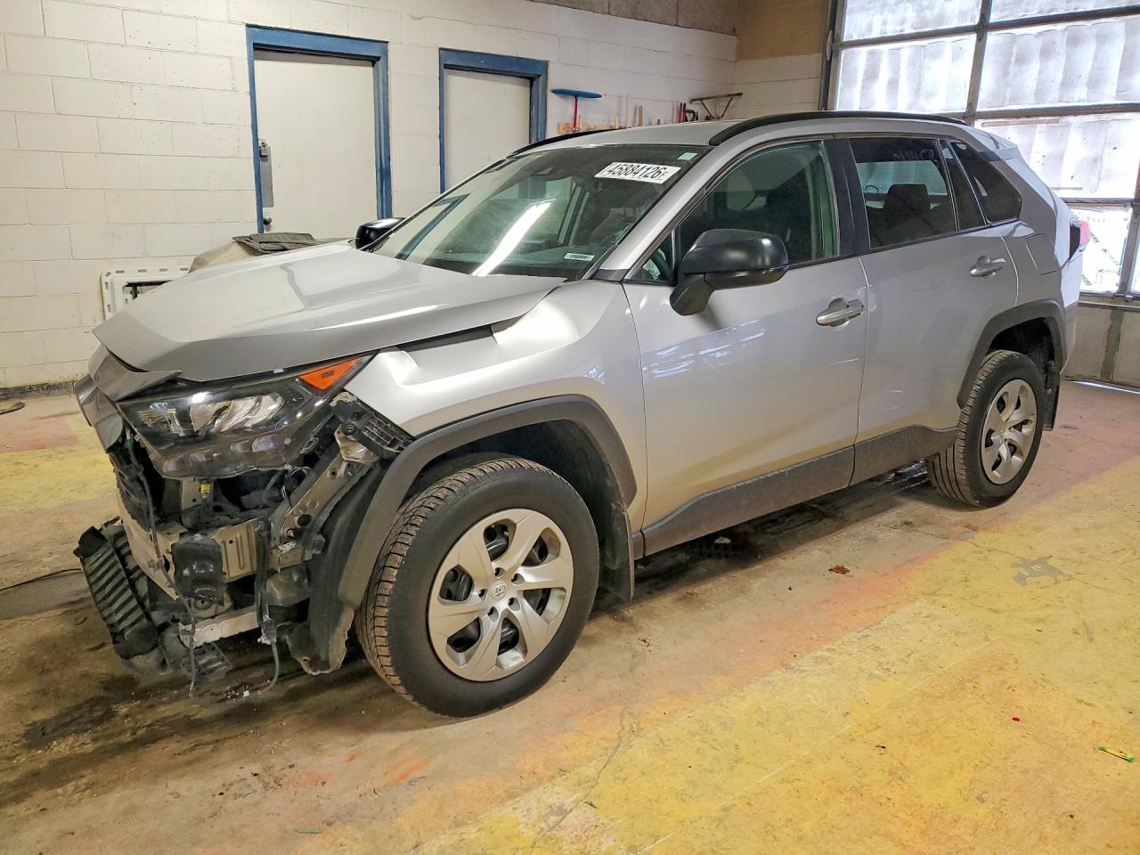 Salvage Toyota RAV4 Image