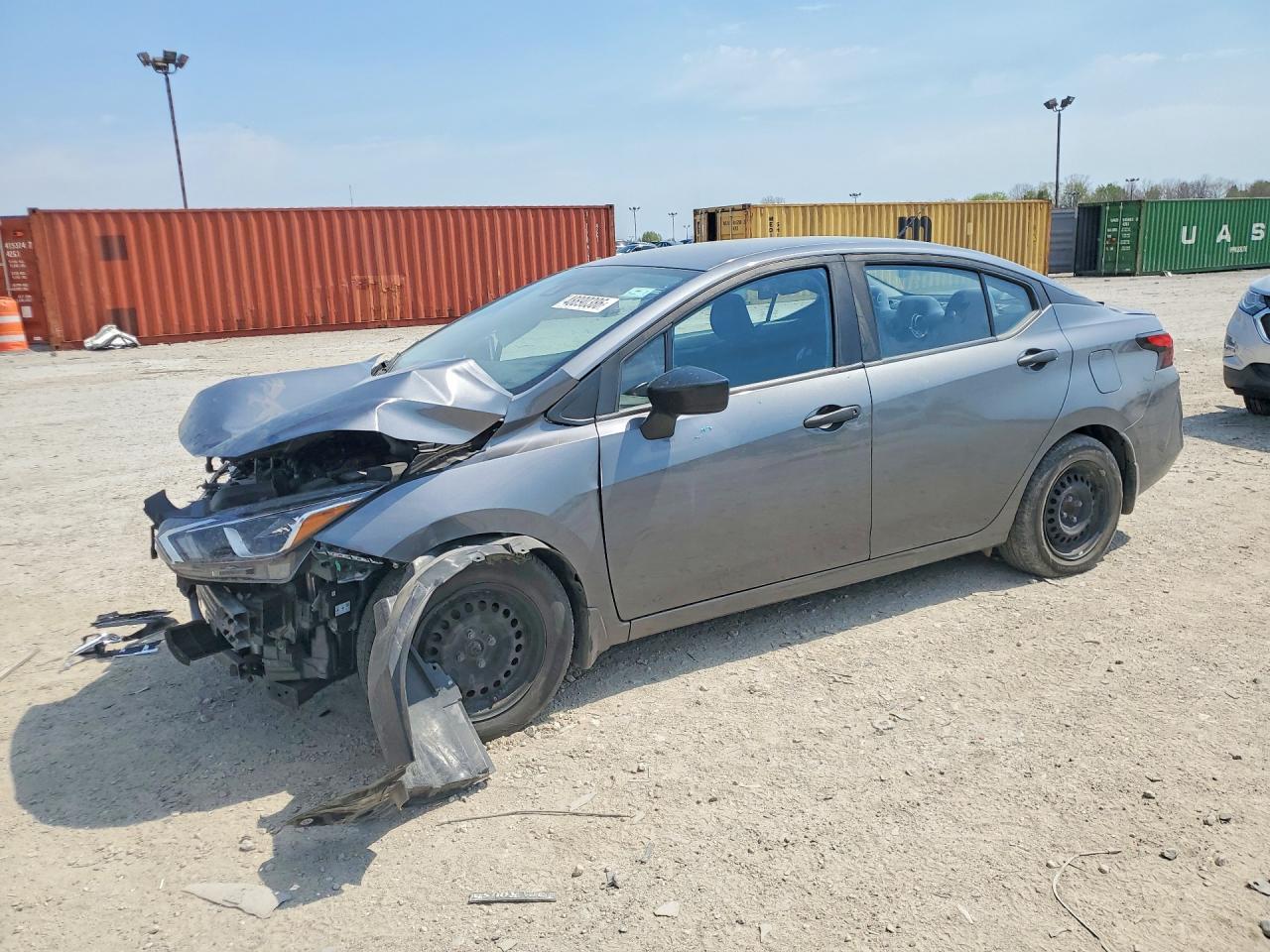 Salvage Nissan Versa Image
