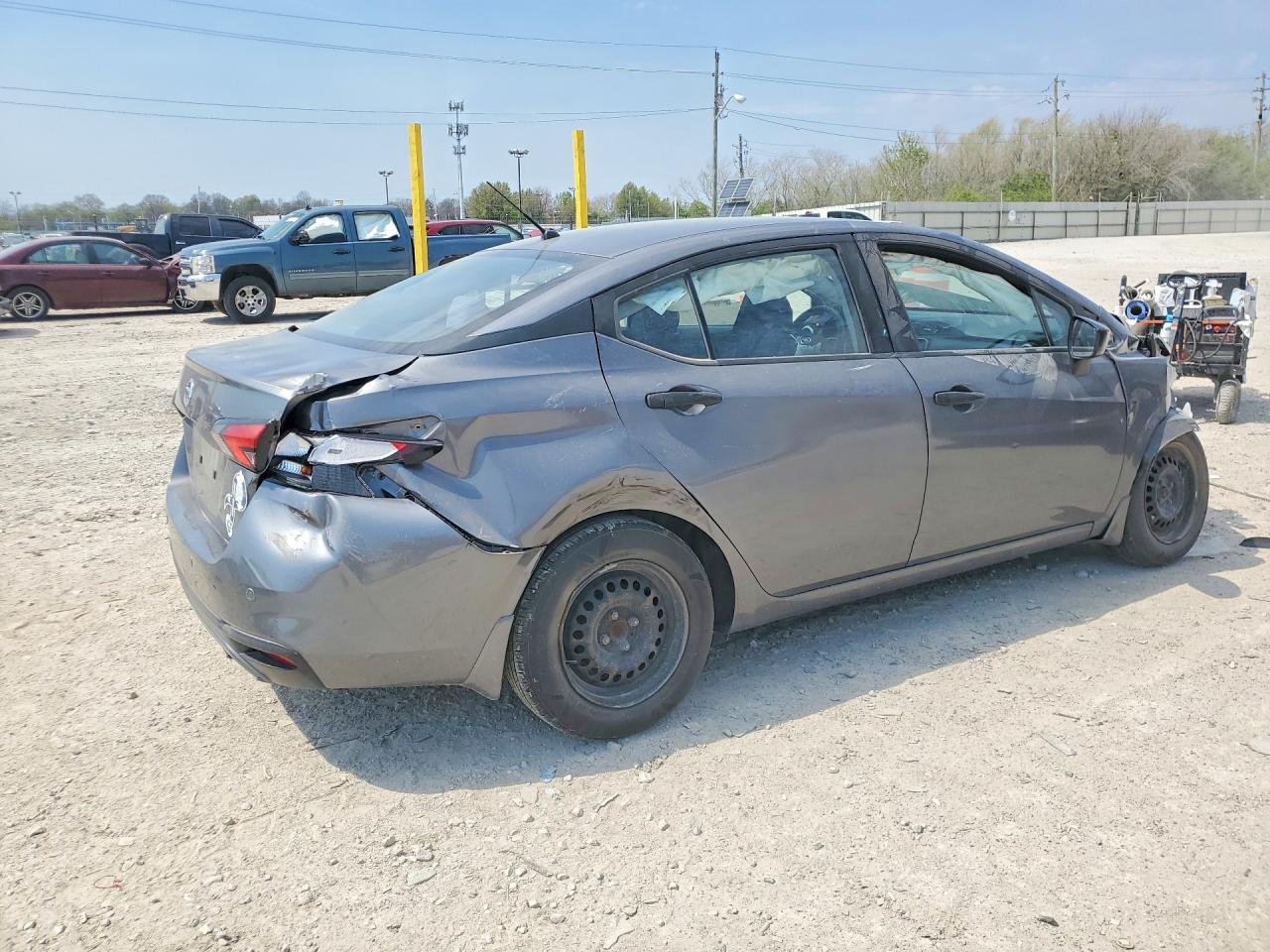 Nissan Versa S