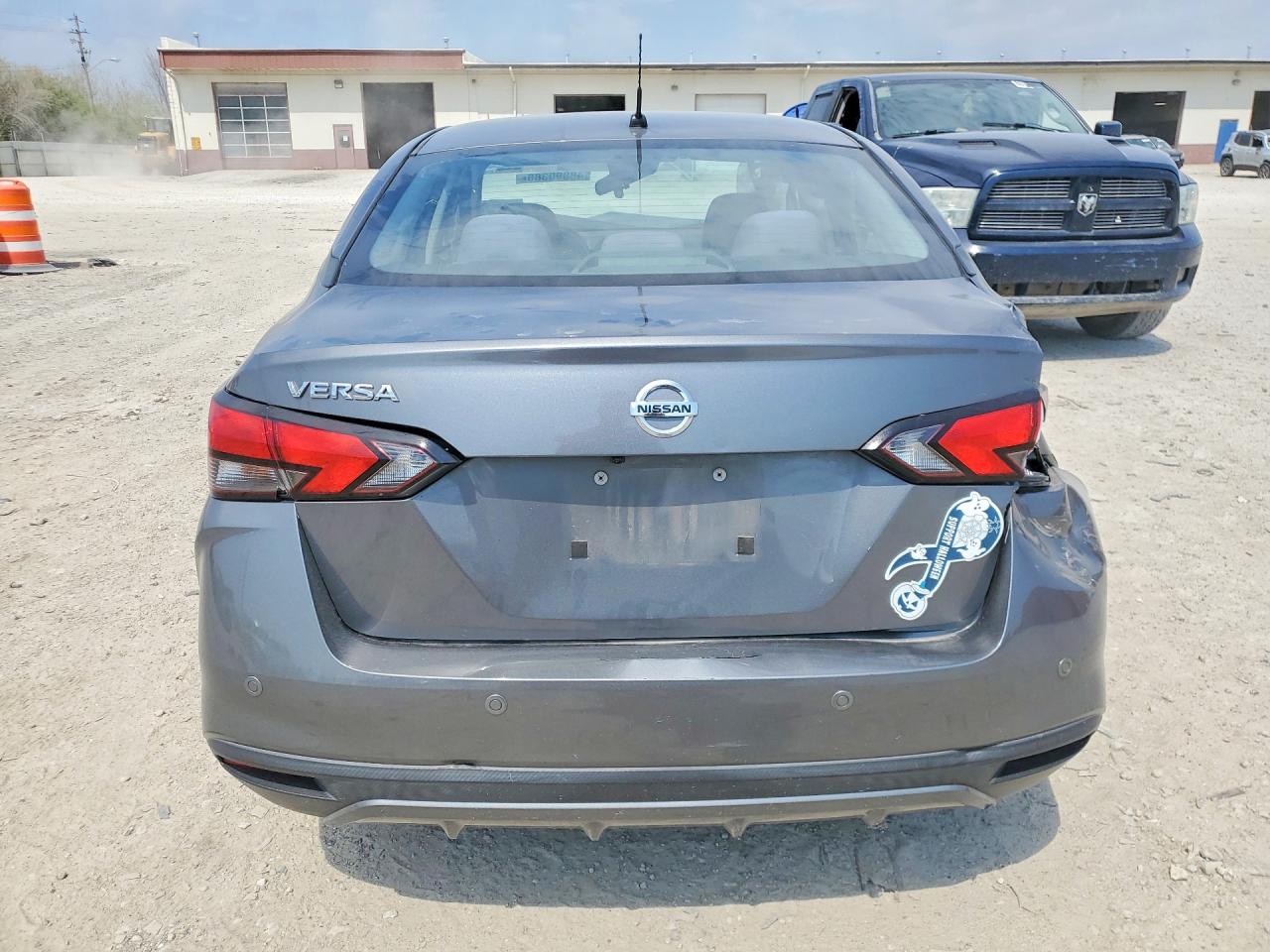 Nissan Versa S