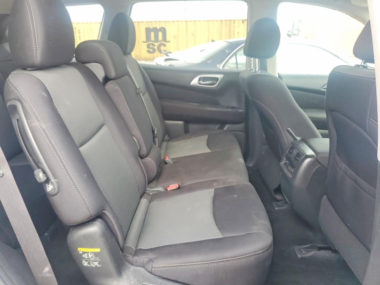 Nissan Pathfinder S