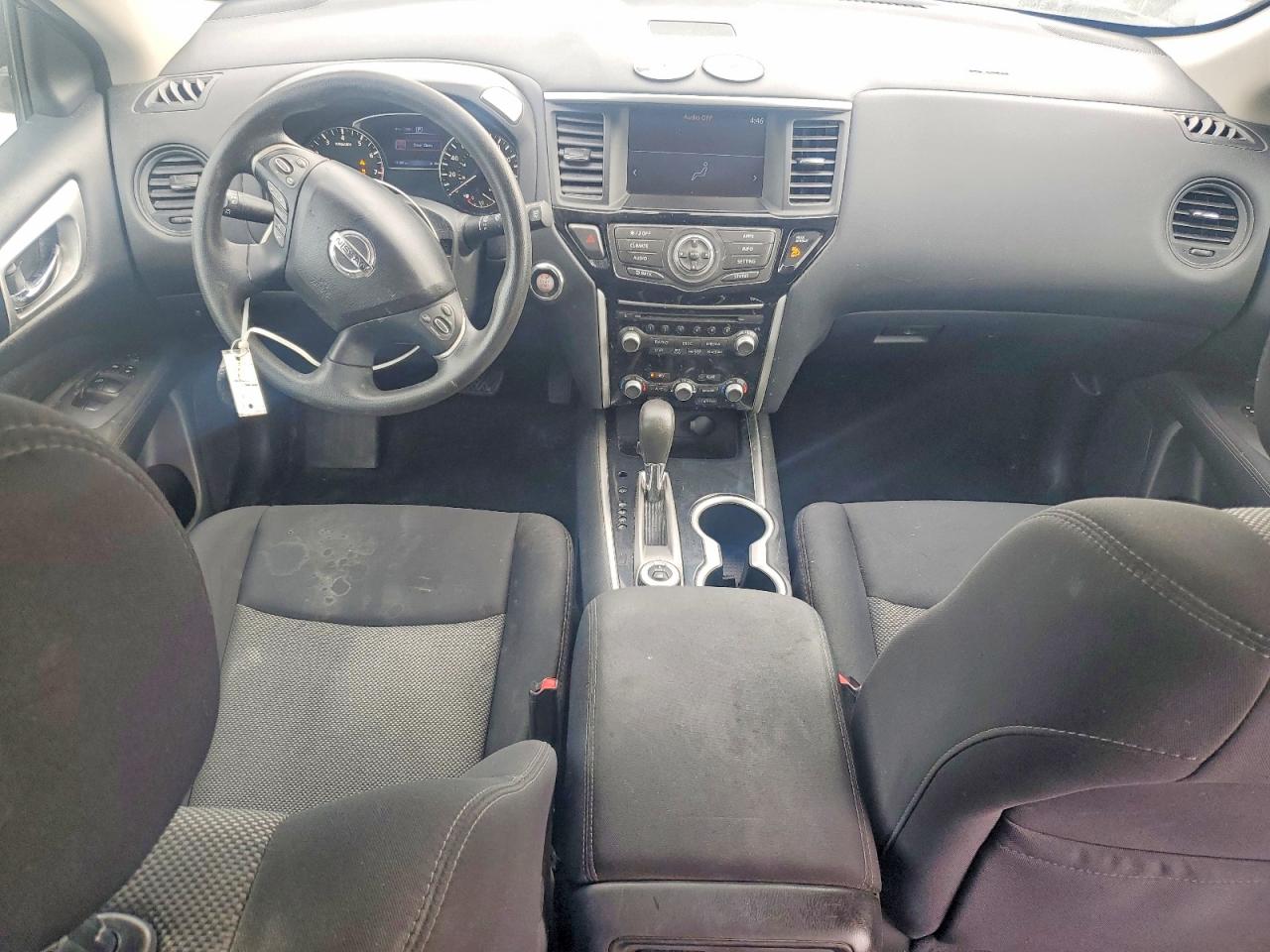 Nissan Pathfinder S