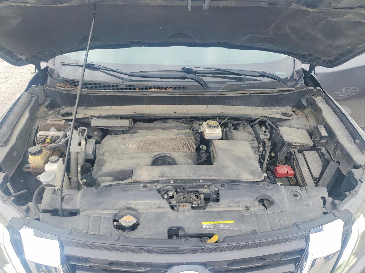 Nissan Pathfinder S