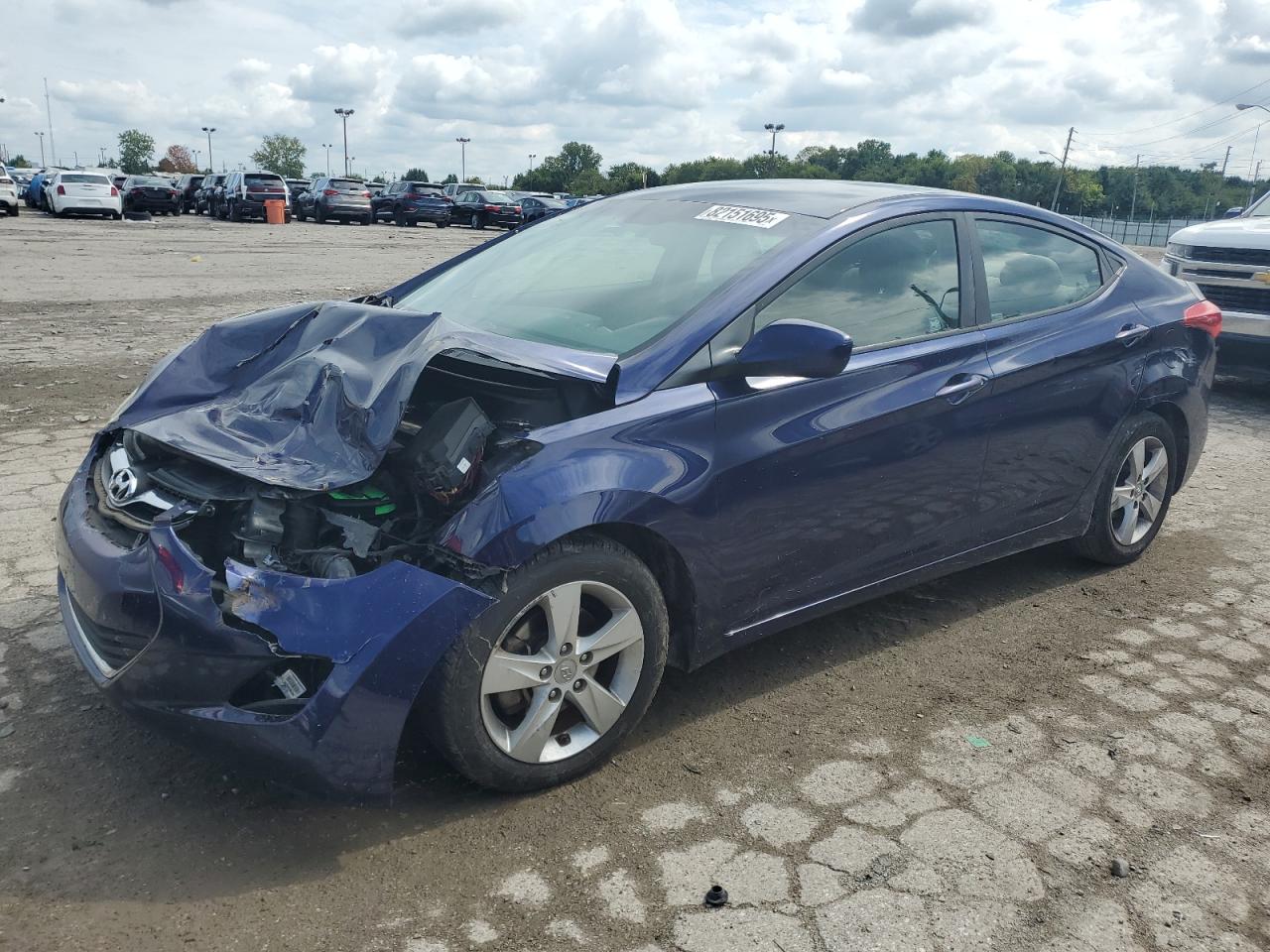 Salvage Hyundai ELANTRA Image