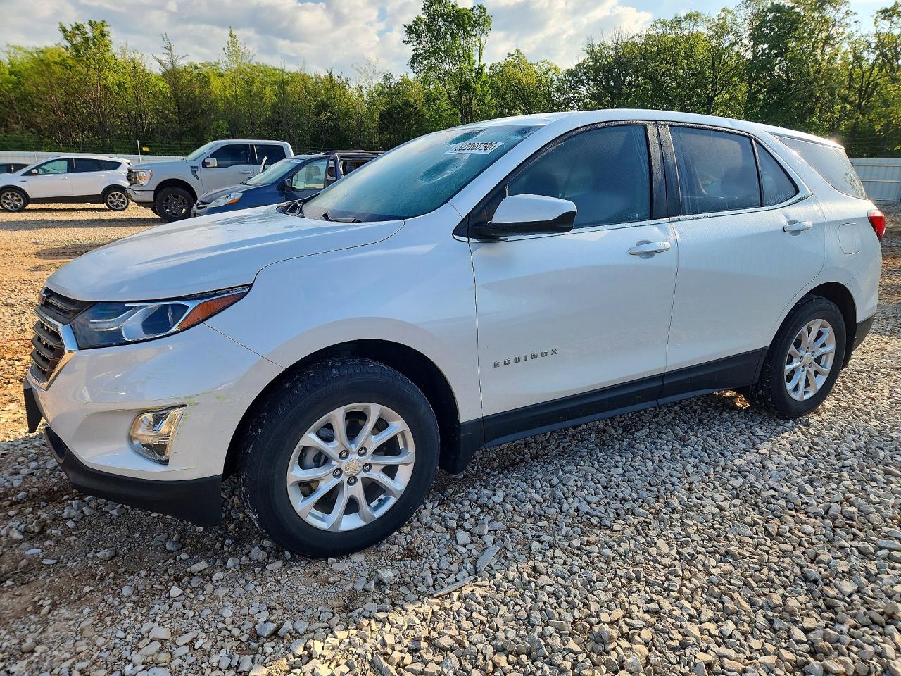 Salvage Chevrolet Equinox Image