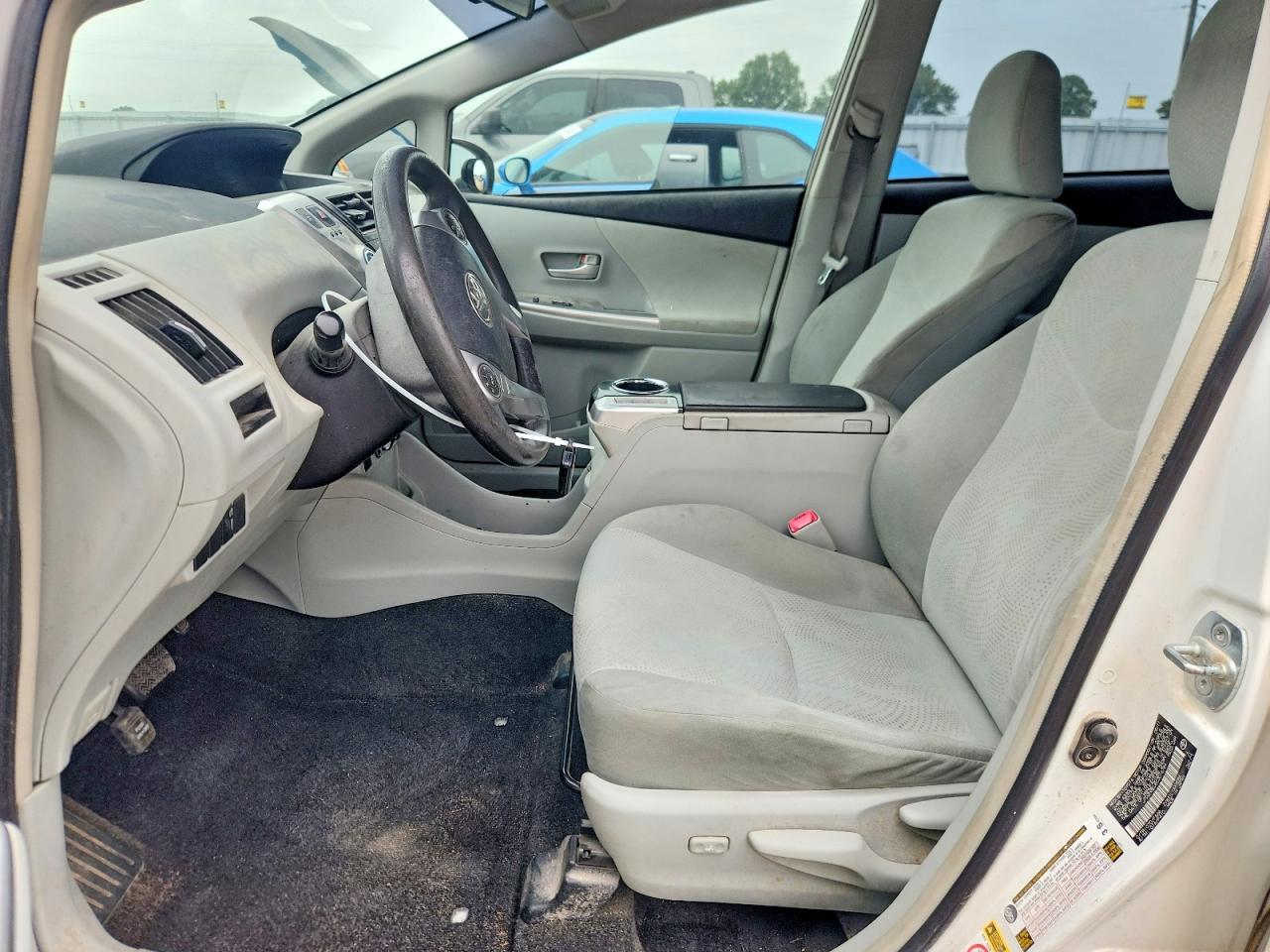 Toyota Prius v Two