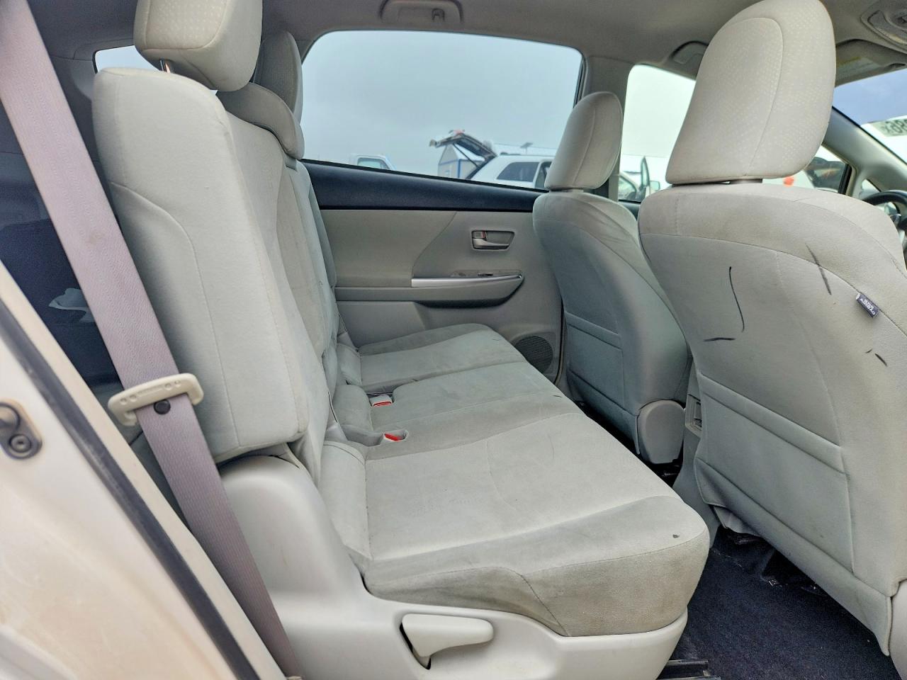 Toyota Prius v Two
