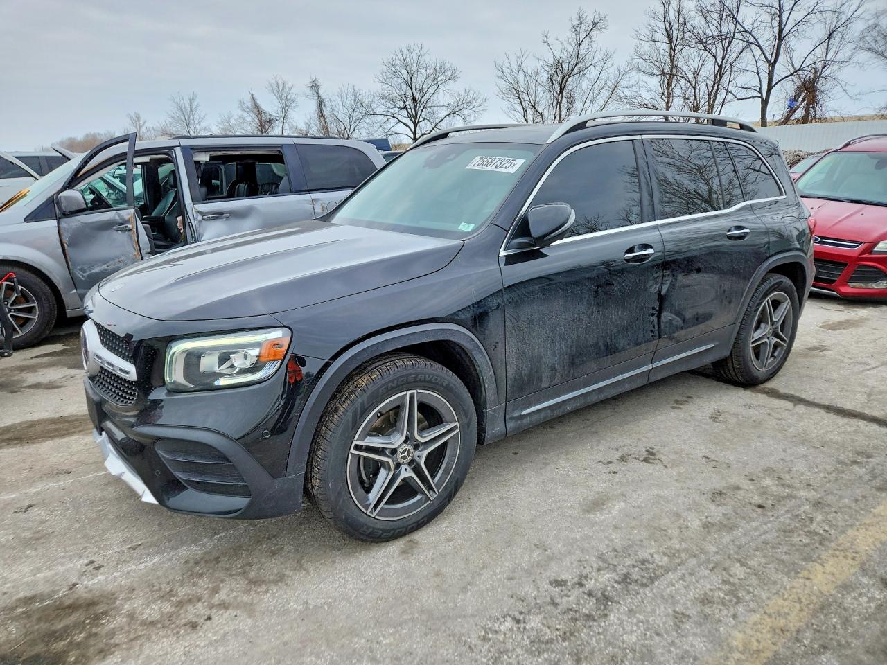 Salvage Mercedes-Benz GLB Image