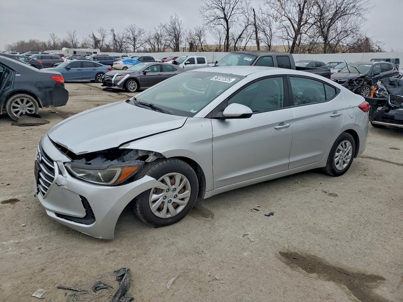 Salvage Hyundai ELANTRA Image