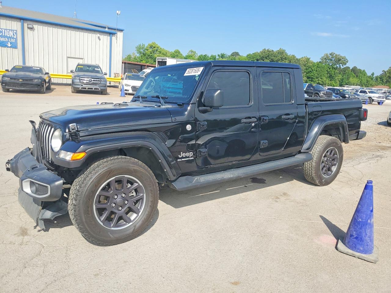 Salvage Jeep Gladiator Image
