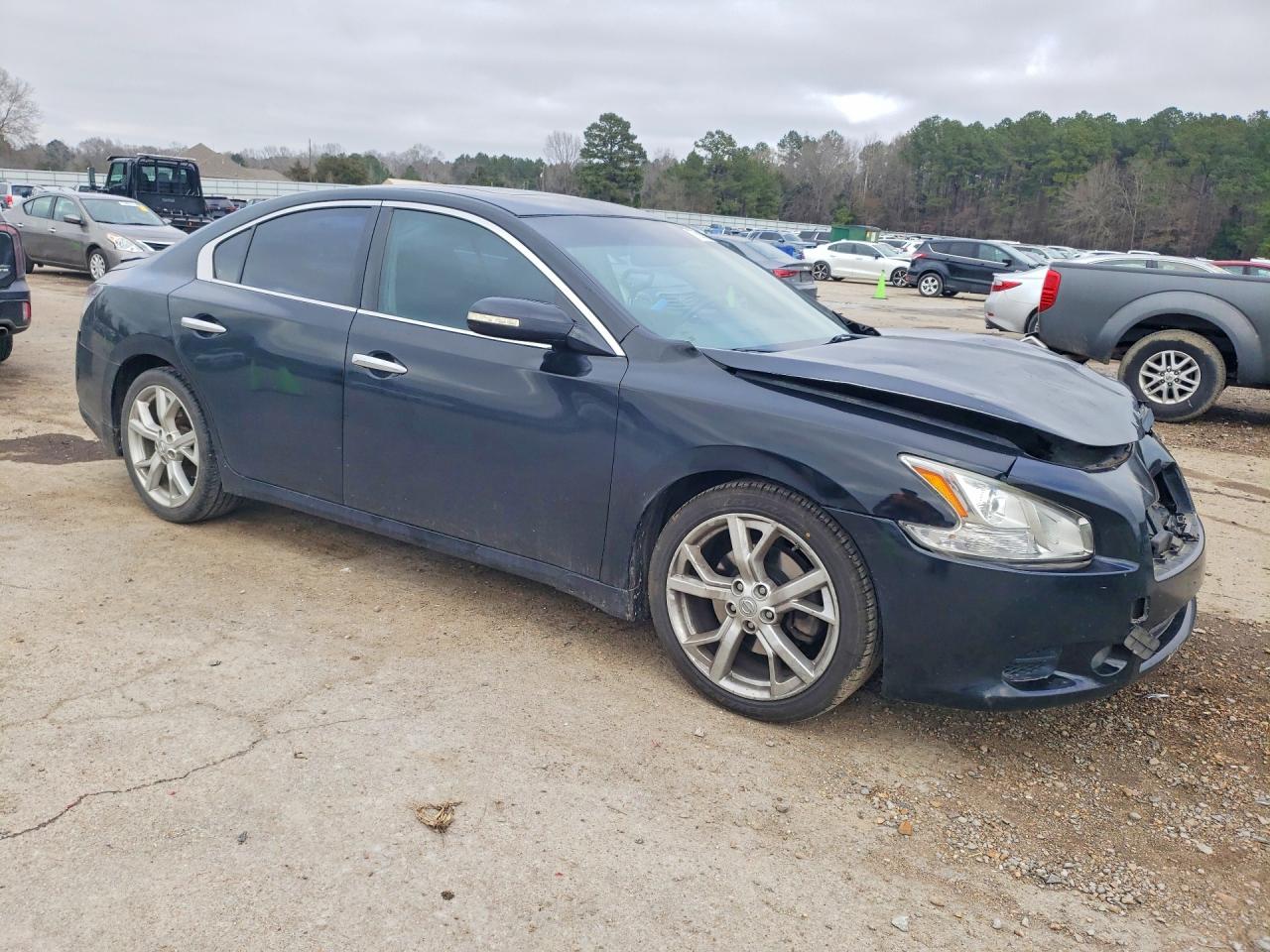 Nissan Maxima S