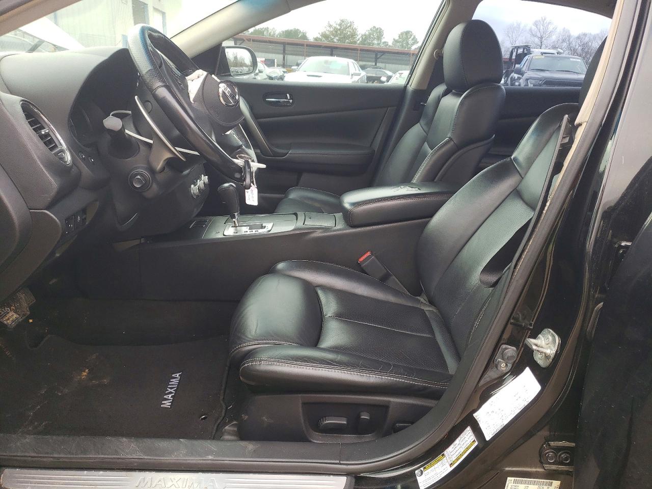 Nissan Maxima S