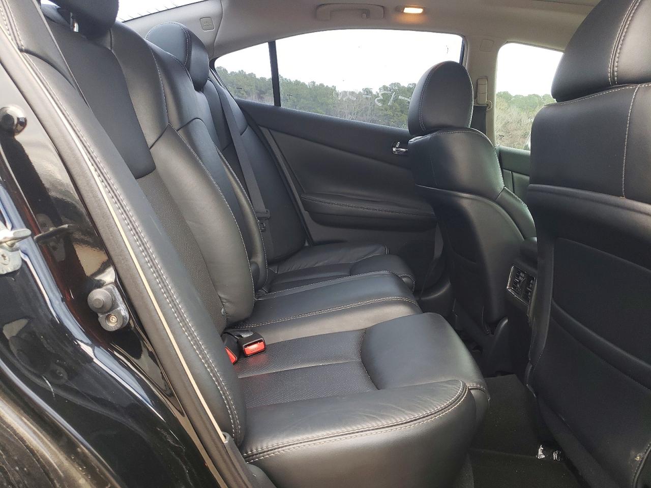 Nissan Maxima S