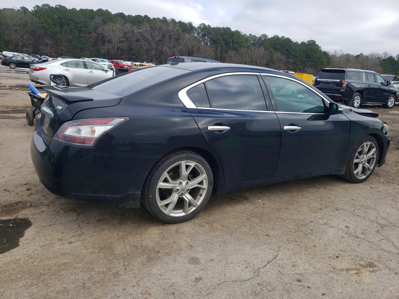 Nissan Maxima S