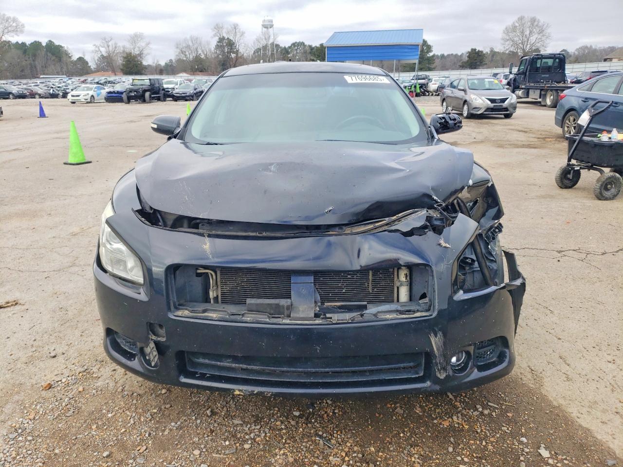 Nissan Maxima S