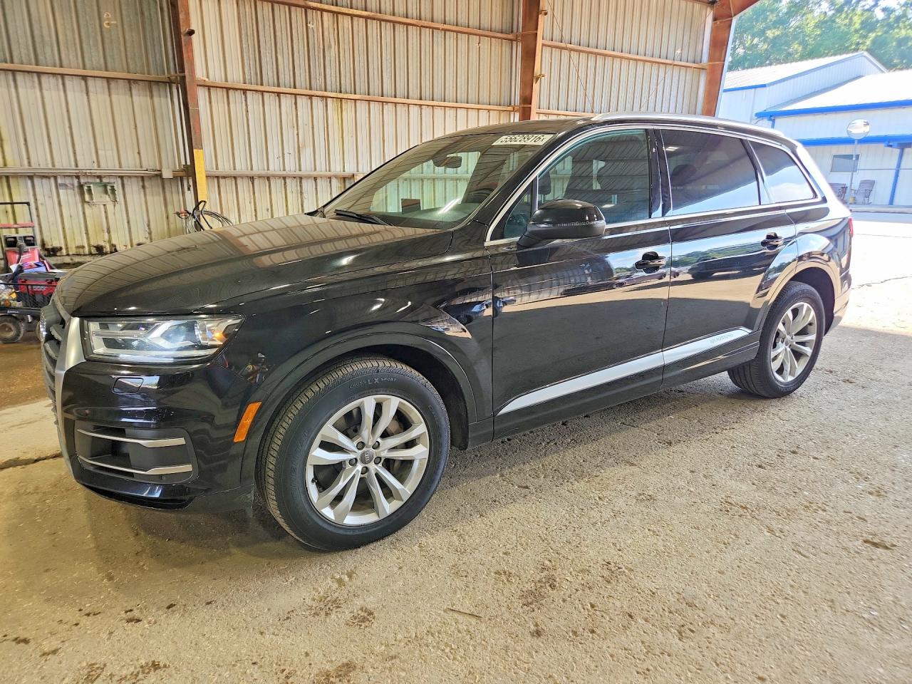 Salvage Audi Q7 Image