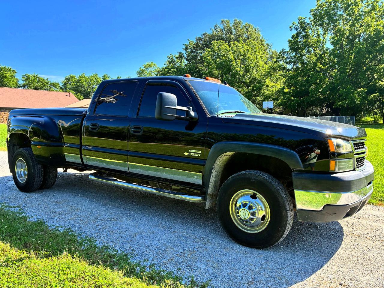 Salvage Chevrolet Silverado Image