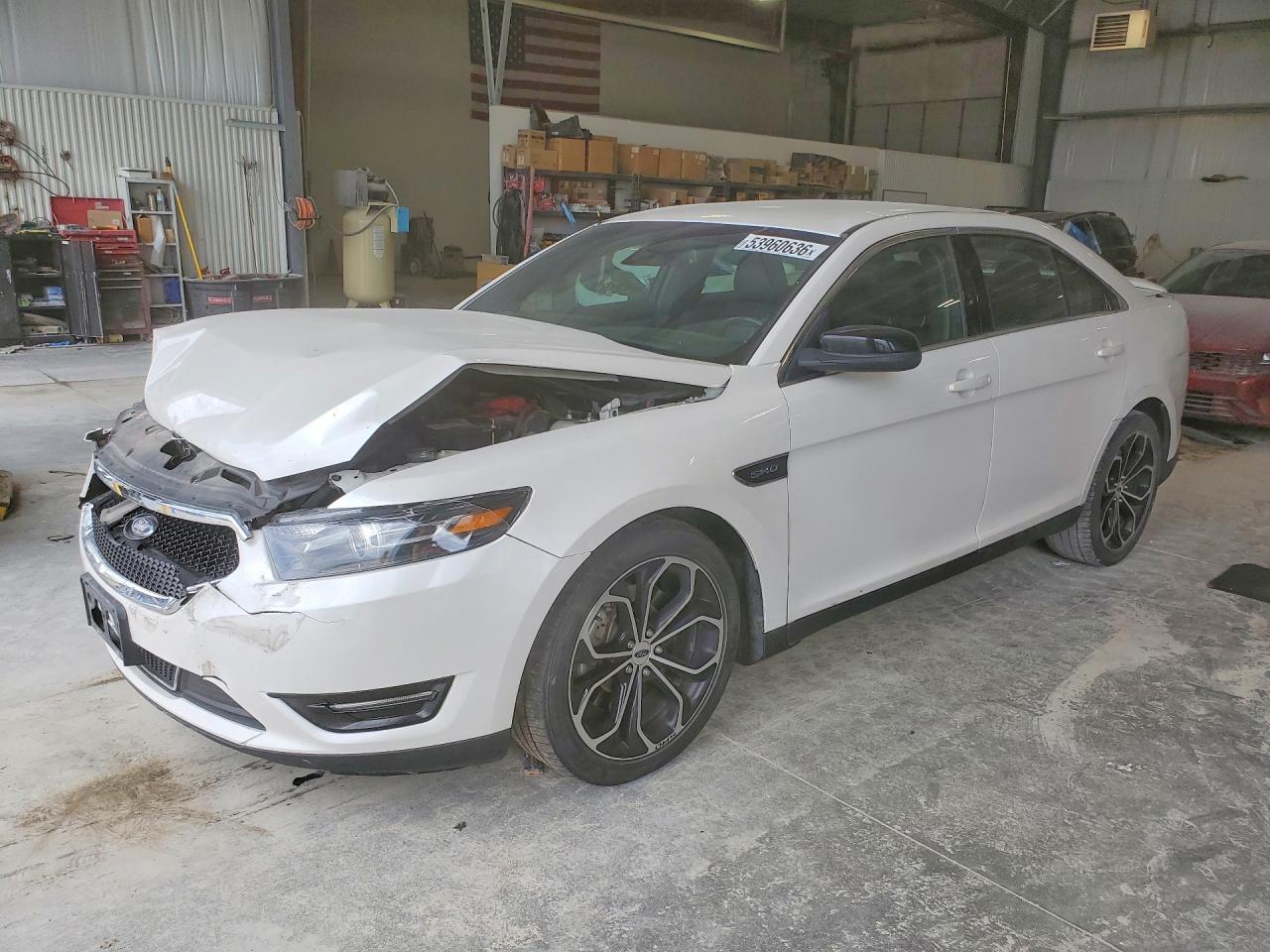 Salvage Ford Taurus Image