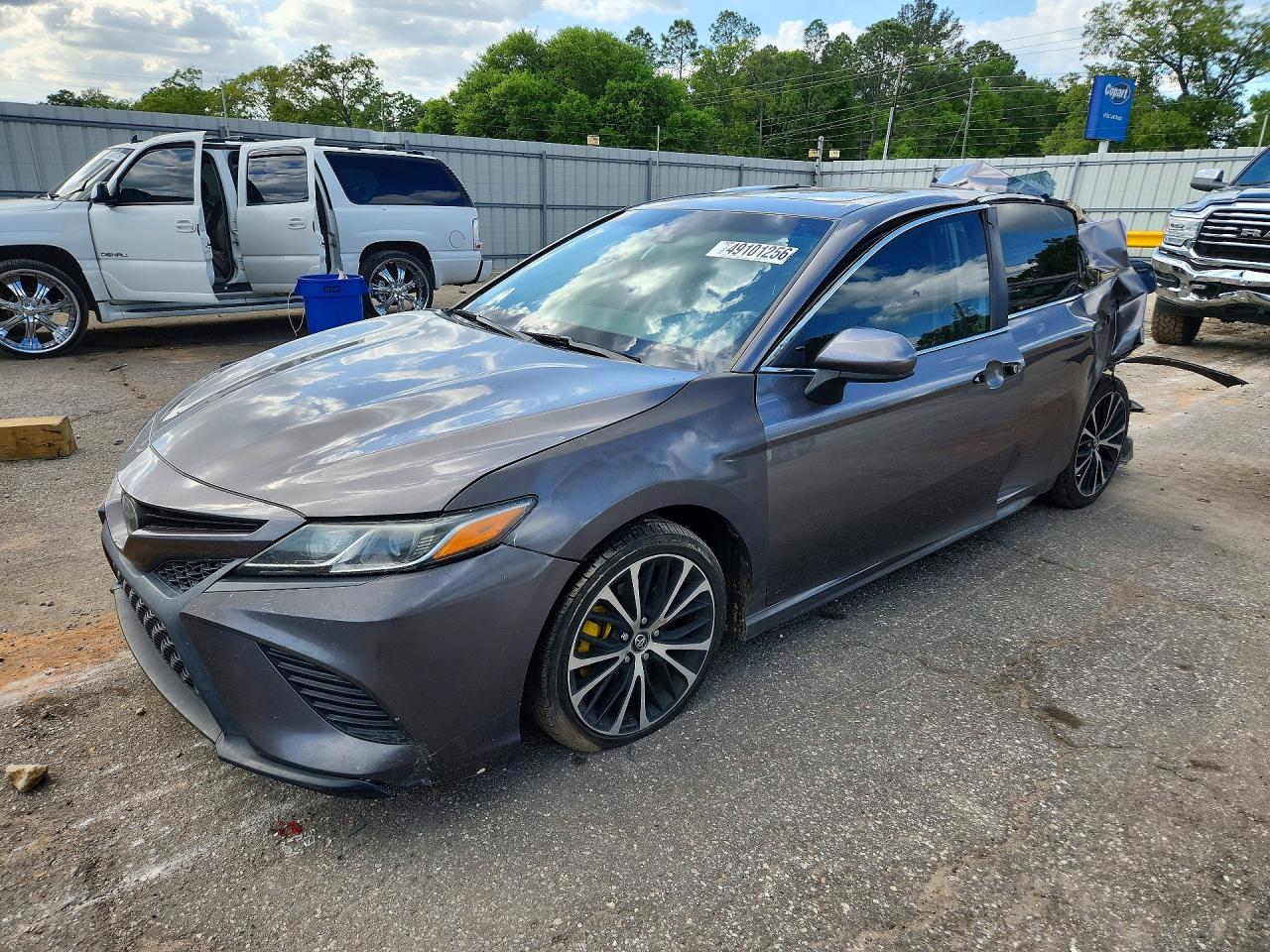 Salvage Toyota Camry Image