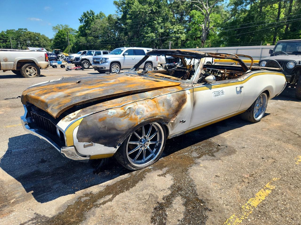 Salvage Oldsmobile Cutlass Image