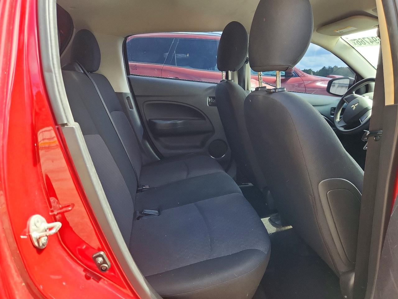 Mitsubishi Mirage Es