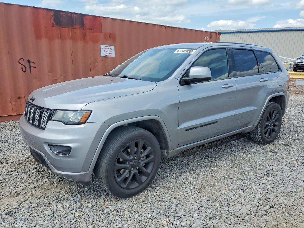 Salvage Jeep Cherokee Image