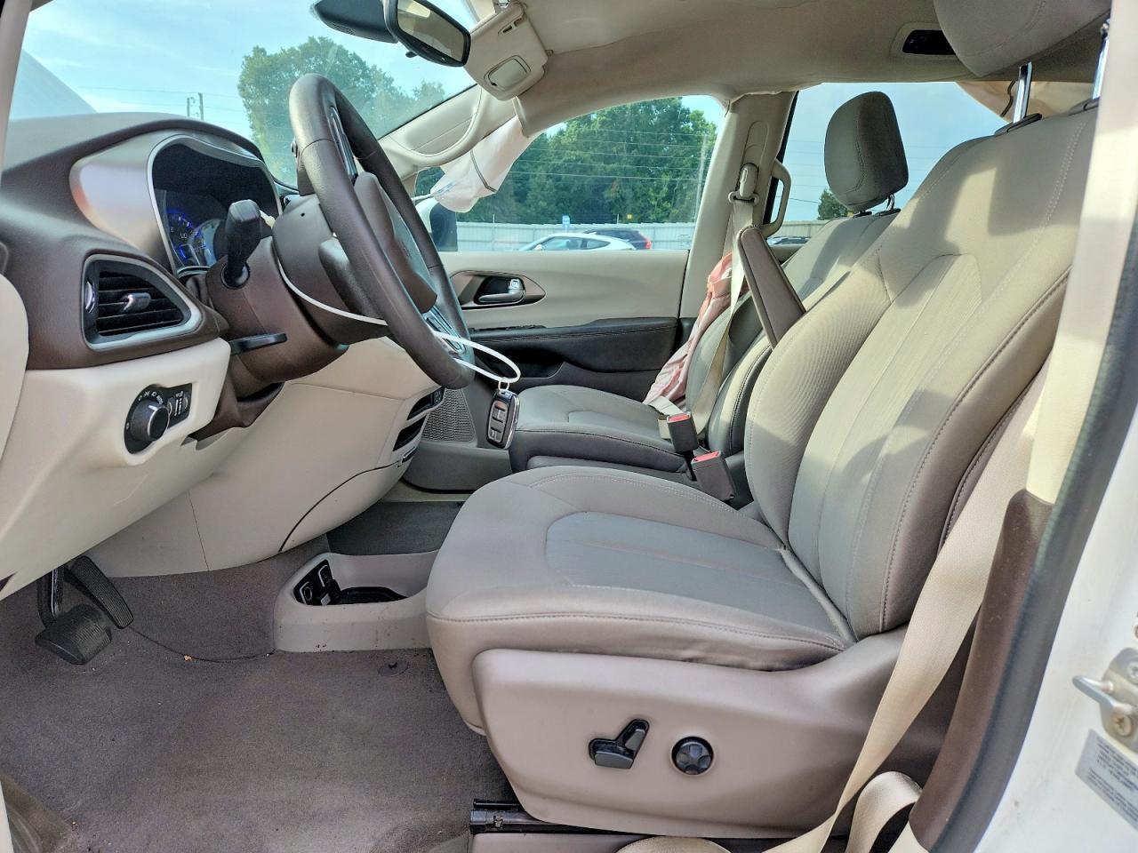 Chrysler Pacifica Touring
