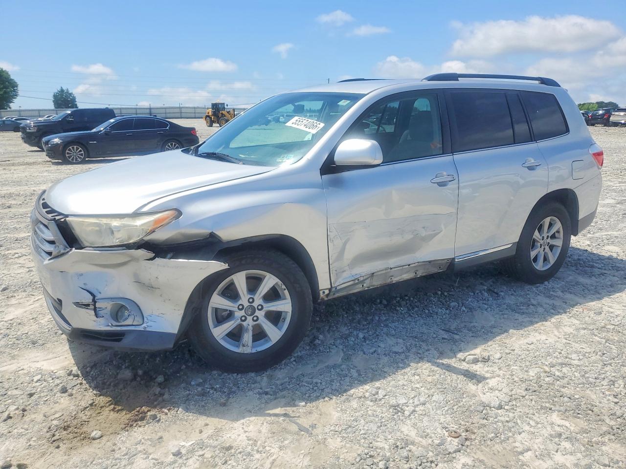 Salvage Toyota Highlander Image