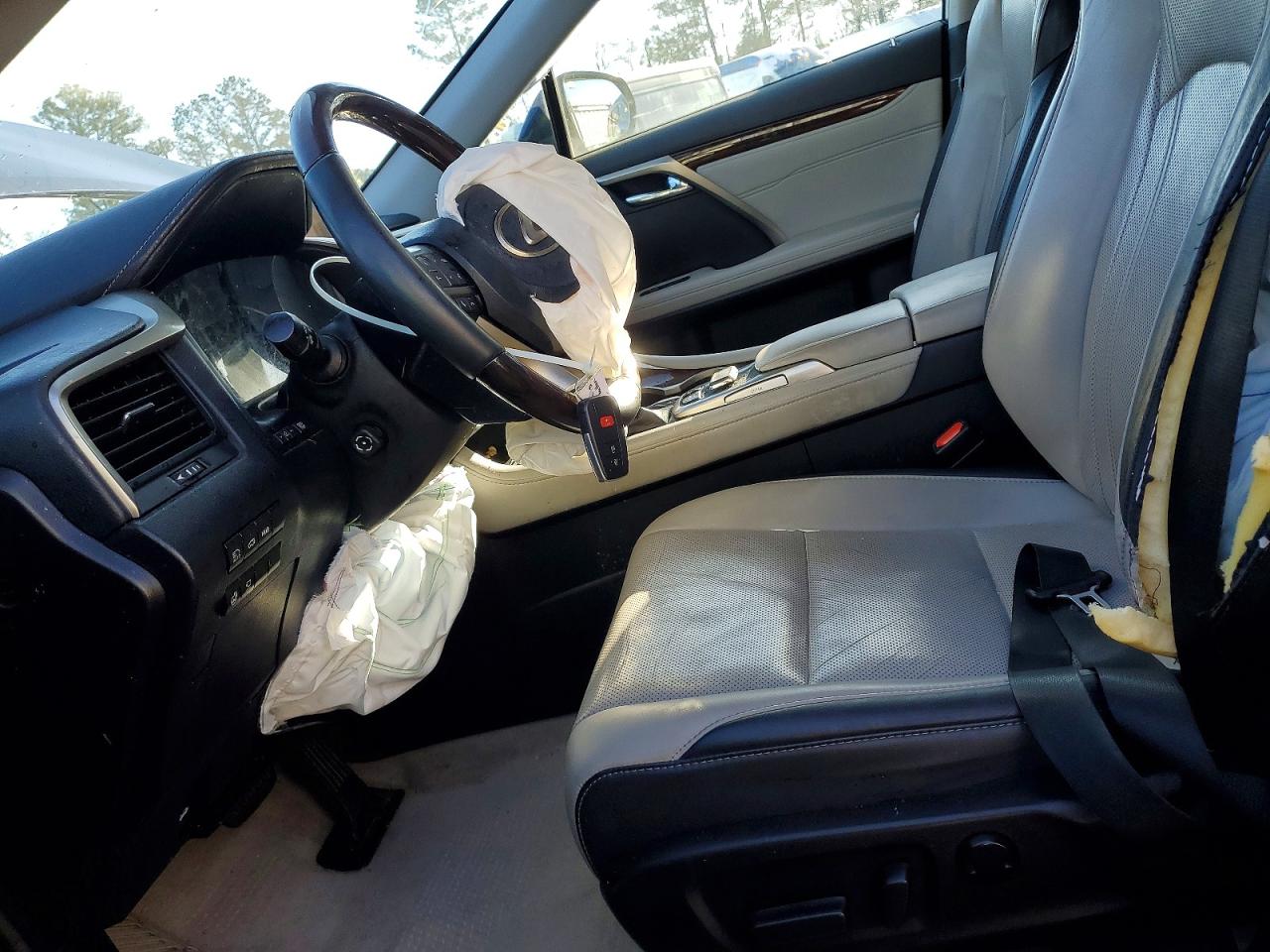 Lexus RX Base