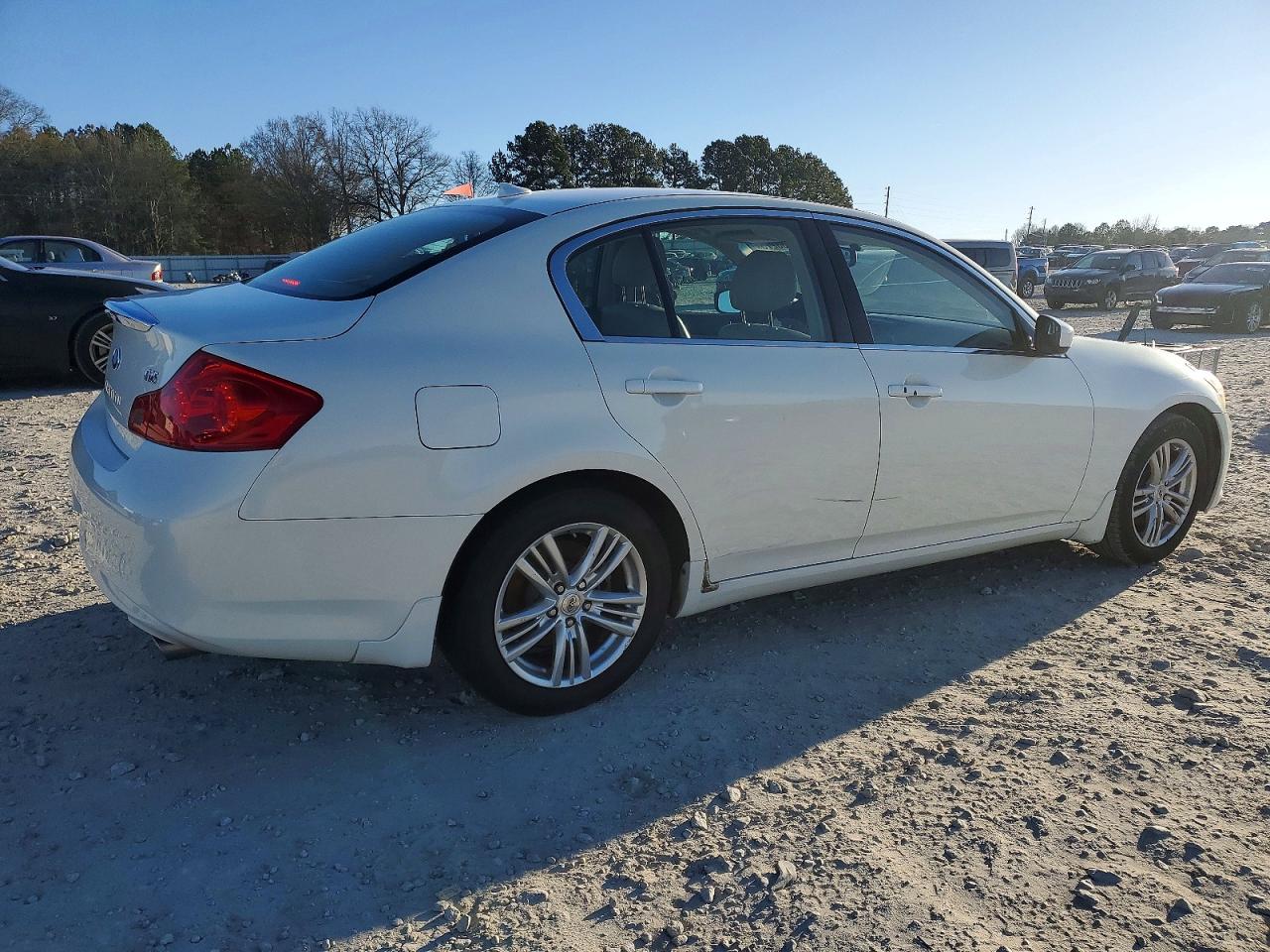 INFINITI G25 Base