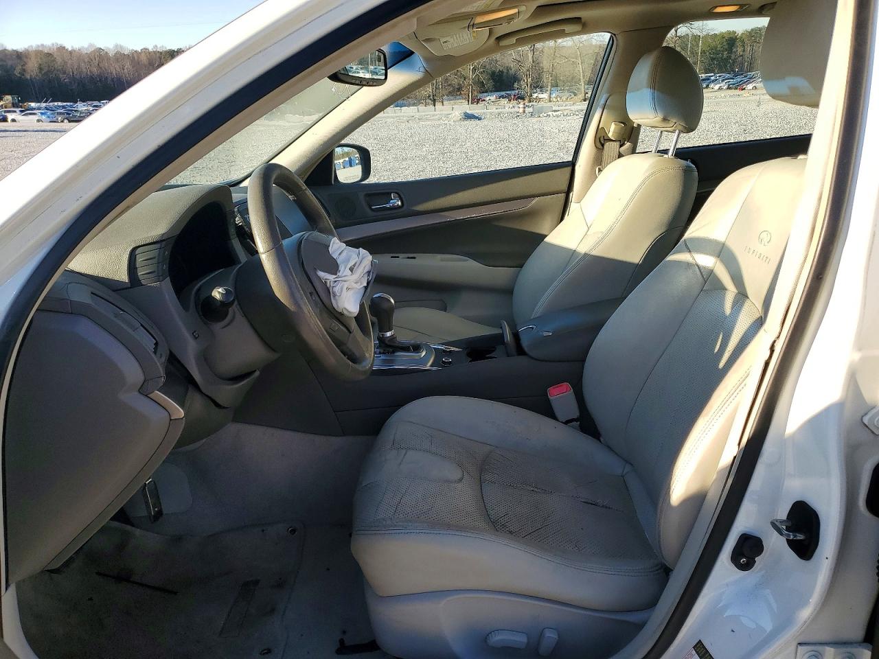 INFINITI G25 Base