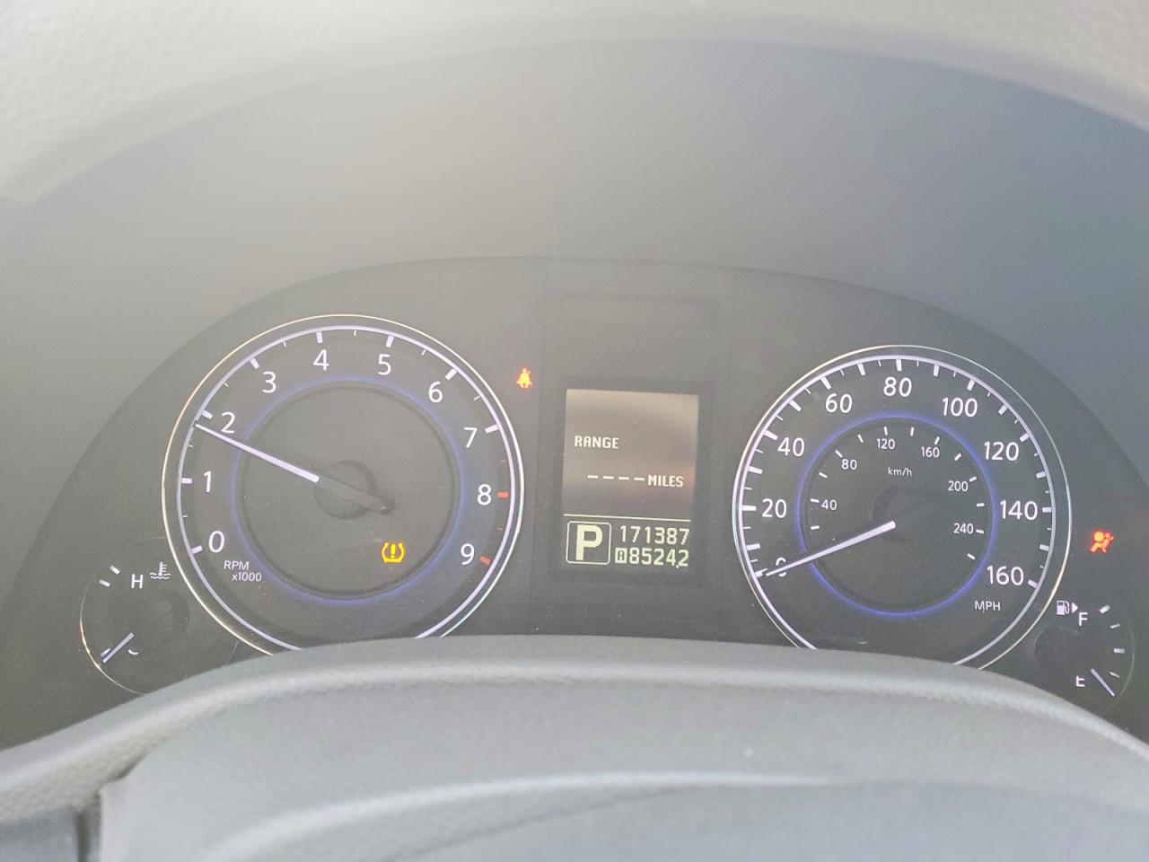 INFINITI G25 Base