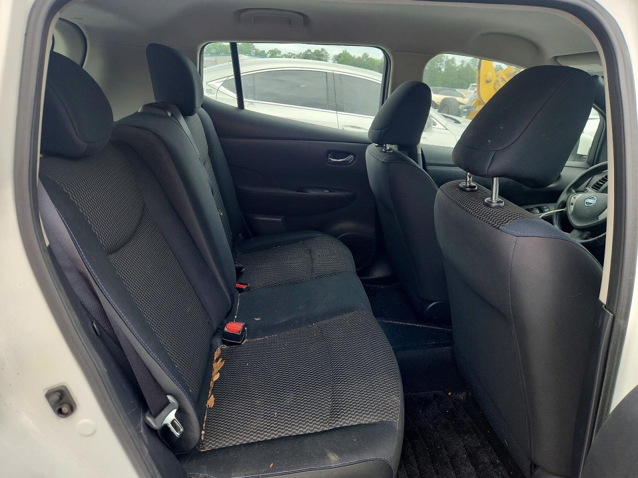 Nissan LEAF S