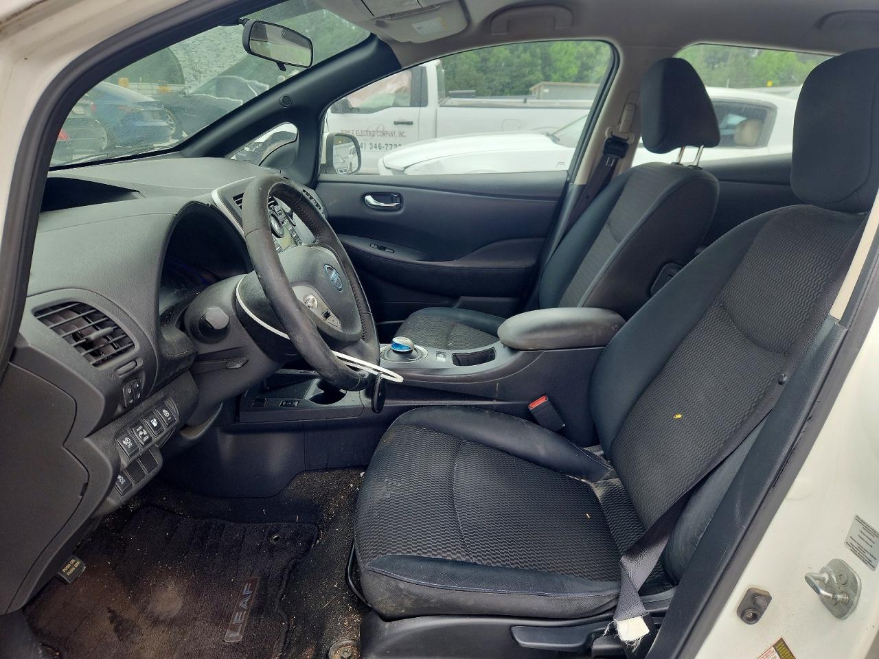 Nissan LEAF S