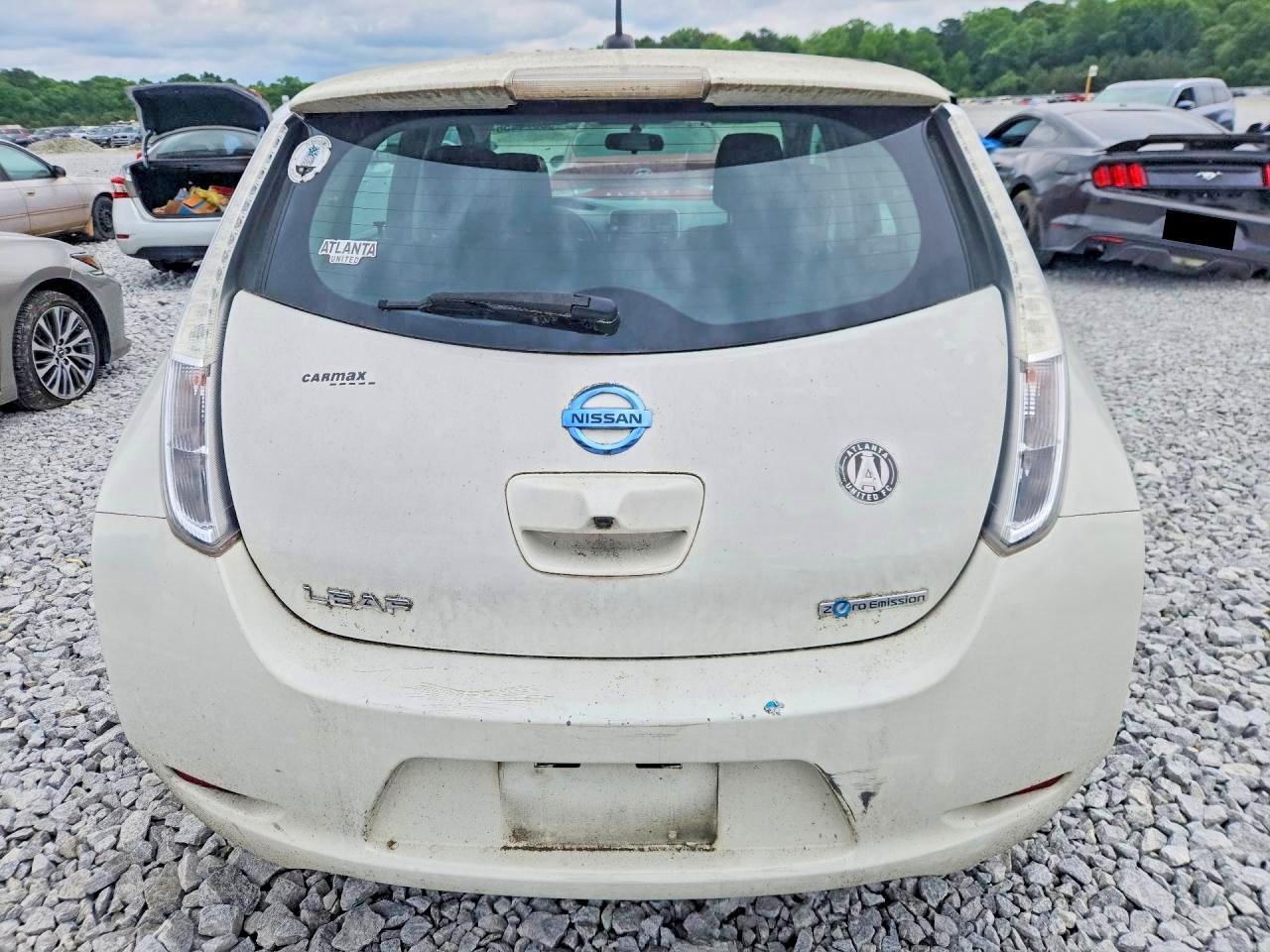 Nissan LEAF S