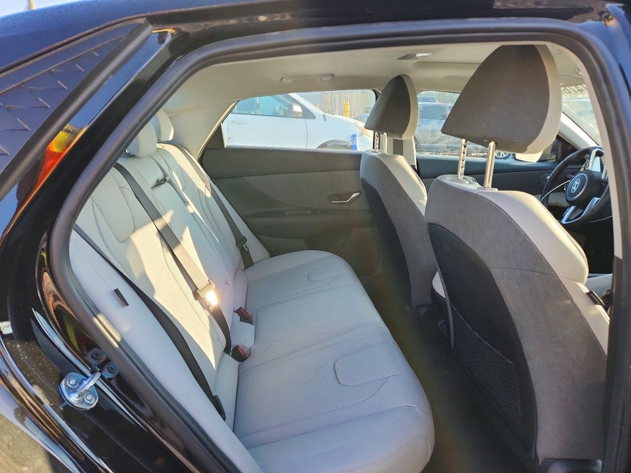 Hyundai ELANTRA Limited